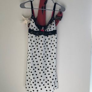 B/w polka dot slip